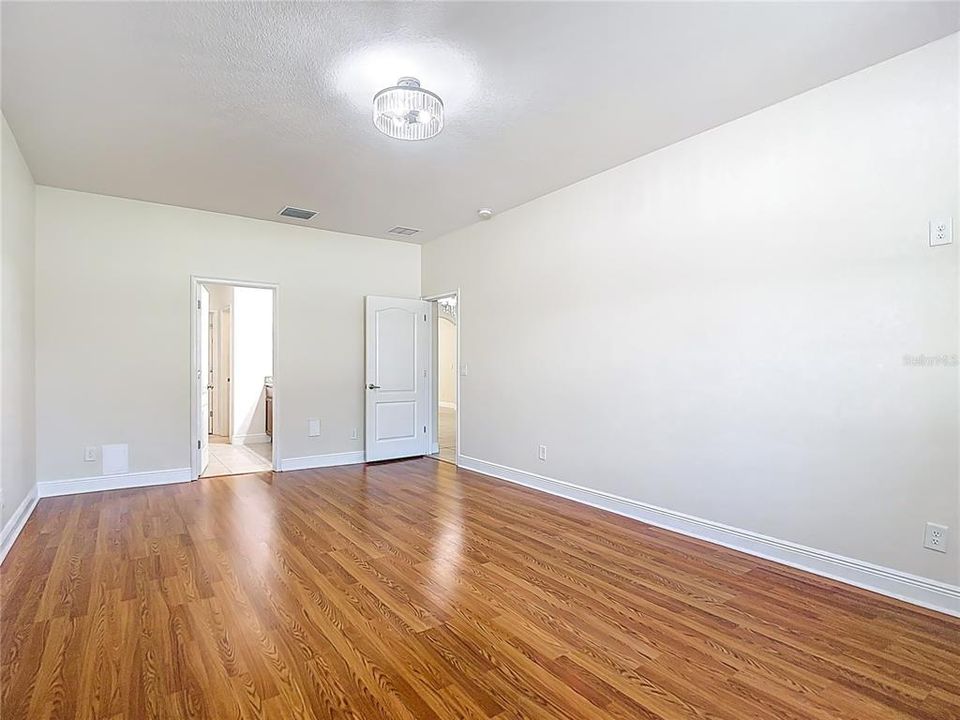 En Venta: $578,900 (5 camas, 3 baños, 2584 Pies cuadrados)