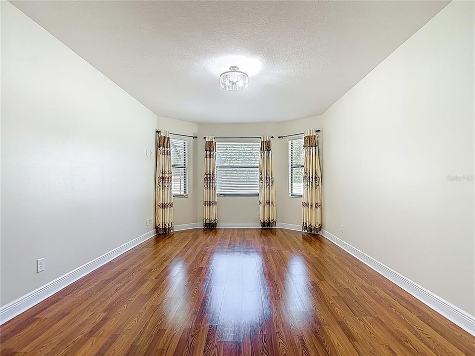 En Venta: $578,900 (5 camas, 3 baños, 2584 Pies cuadrados)