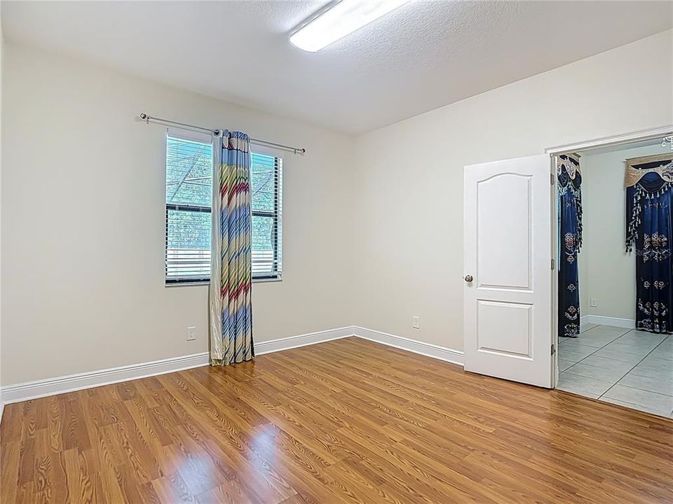 En Venta: $578,900 (5 camas, 3 baños, 2584 Pies cuadrados)