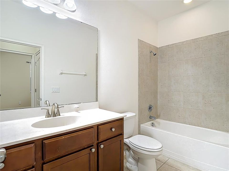 En Venta: $578,900 (5 camas, 3 baños, 2584 Pies cuadrados)