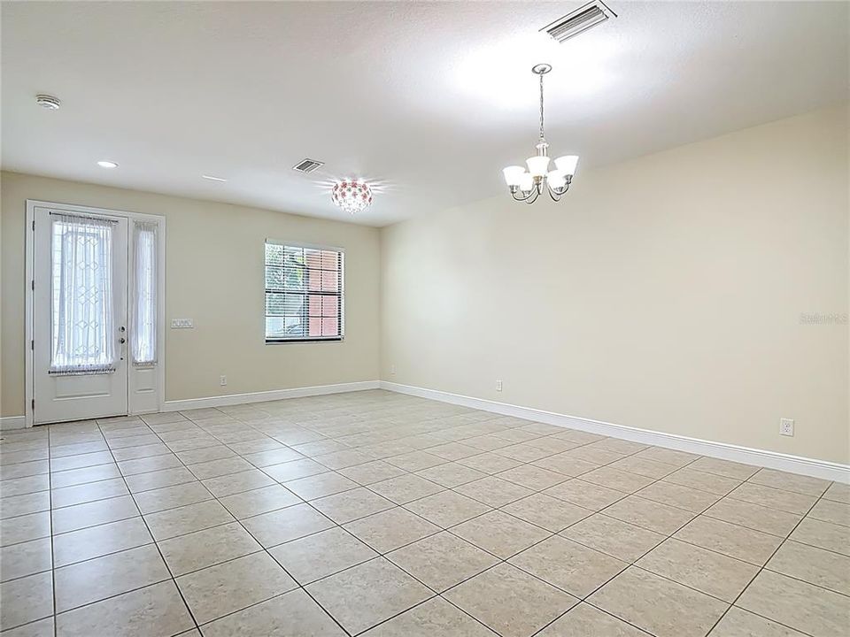 En Venta: $578,900 (5 camas, 3 baños, 2584 Pies cuadrados)