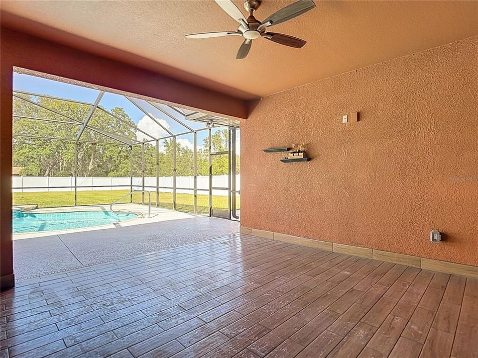 En Venta: $578,900 (5 camas, 3 baños, 2584 Pies cuadrados)