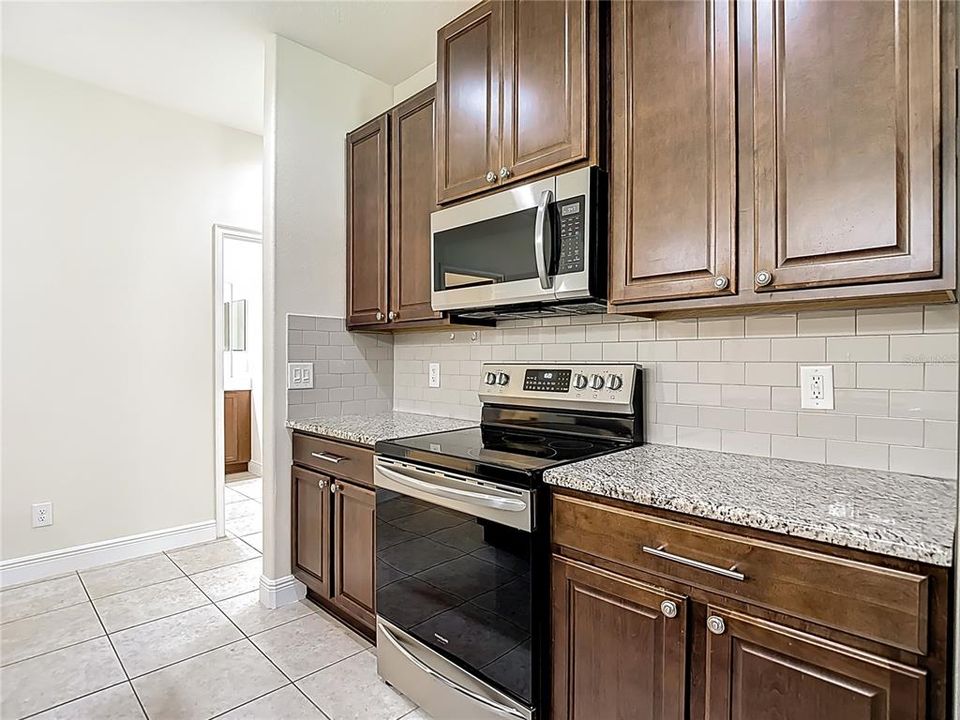 En Venta: $578,900 (5 camas, 3 baños, 2584 Pies cuadrados)