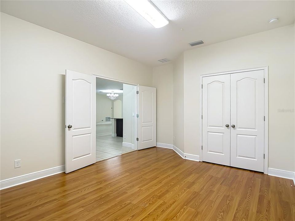 En Venta: $578,900 (5 camas, 3 baños, 2584 Pies cuadrados)