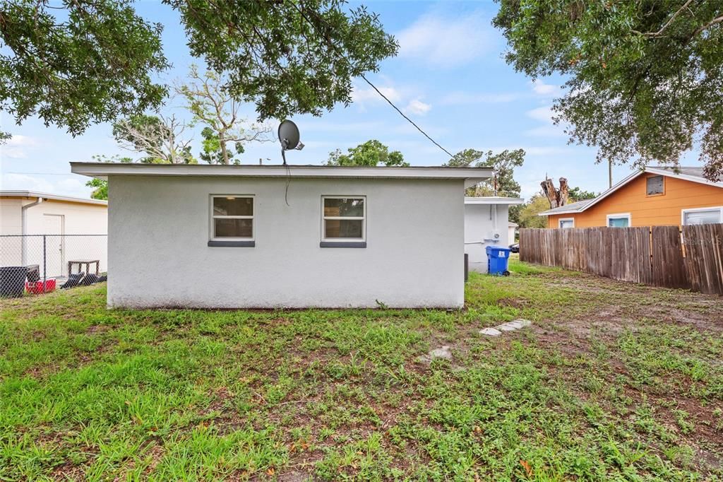 En Venta: $389,900 (4 camas, 2 baños, 1296 Pies cuadrados)