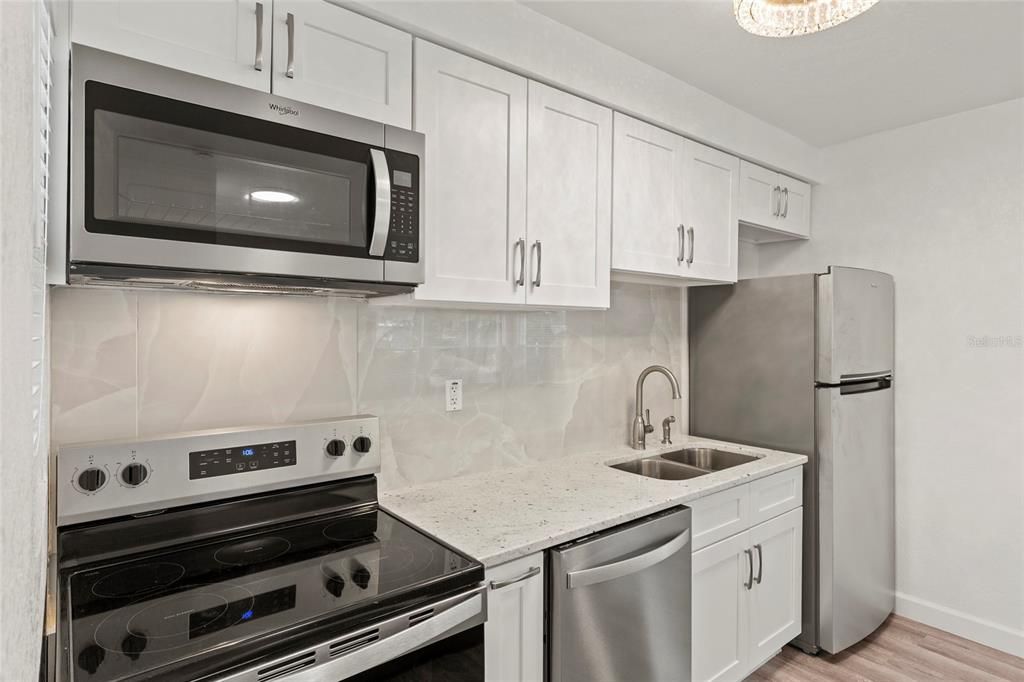 En Venta: $389,900 (4 camas, 2 baños, 1296 Pies cuadrados)