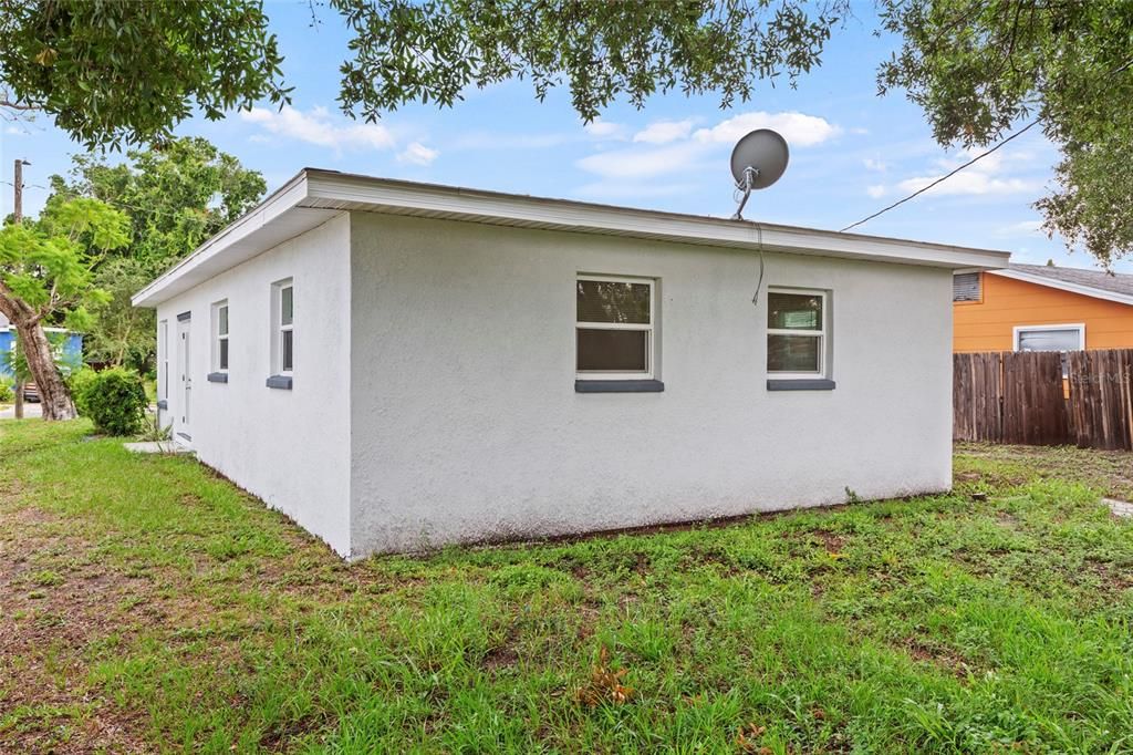 En Venta: $389,900 (4 camas, 2 baños, 1296 Pies cuadrados)