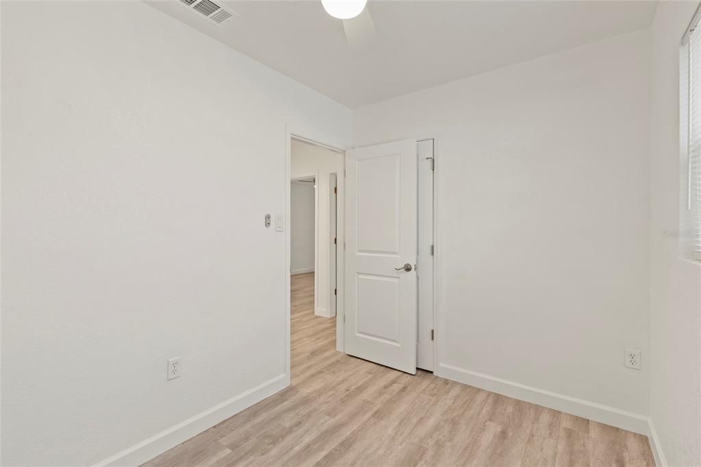 En Venta: $389,900 (4 camas, 2 baños, 1296 Pies cuadrados)