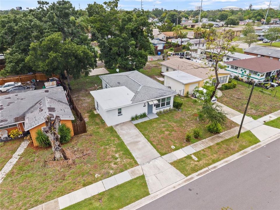 En Venta: $389,900 (4 camas, 2 baños, 1296 Pies cuadrados)