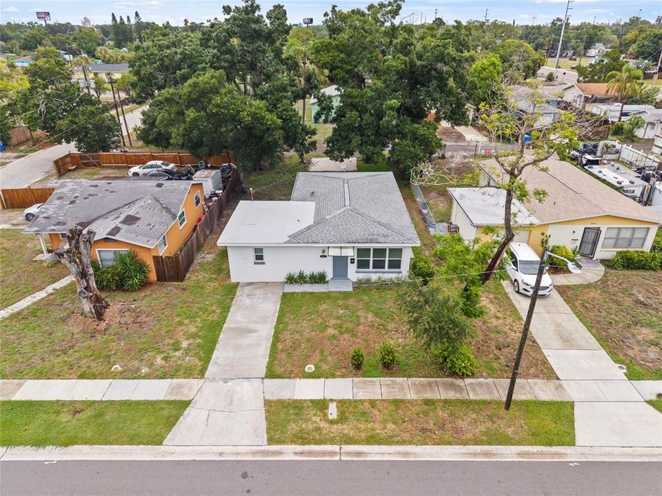En Venta: $389,900 (4 camas, 2 baños, 1296 Pies cuadrados)
