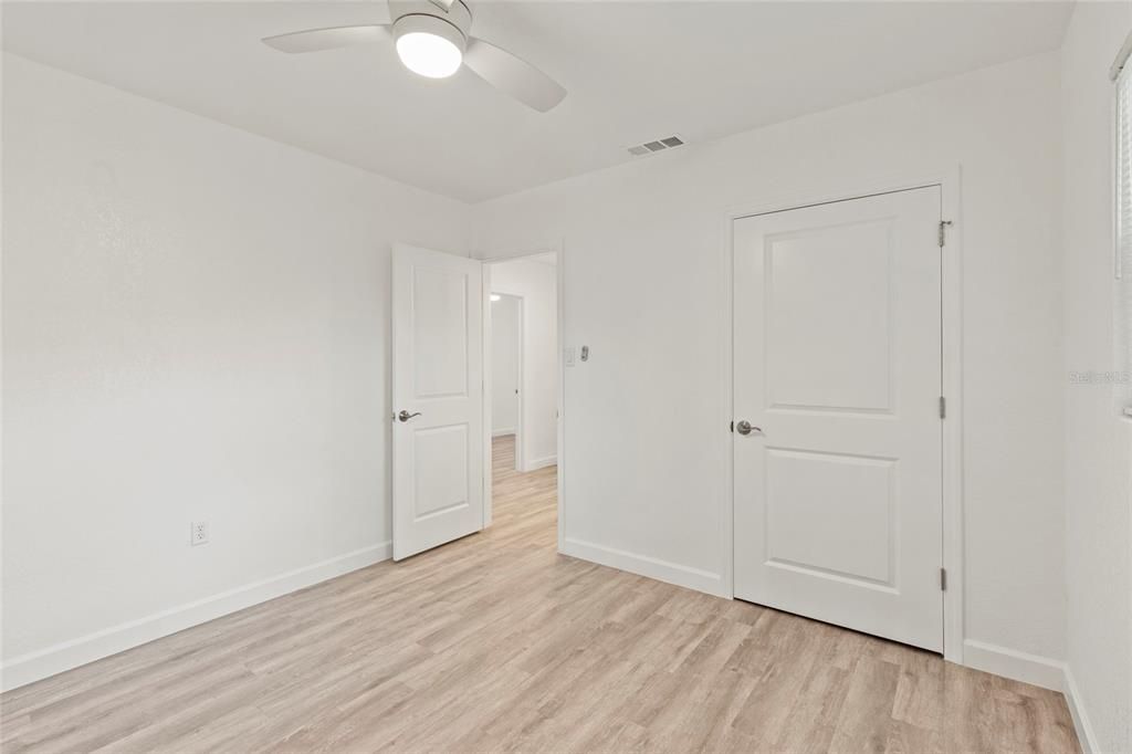 En Venta: $389,900 (4 camas, 2 baños, 1296 Pies cuadrados)