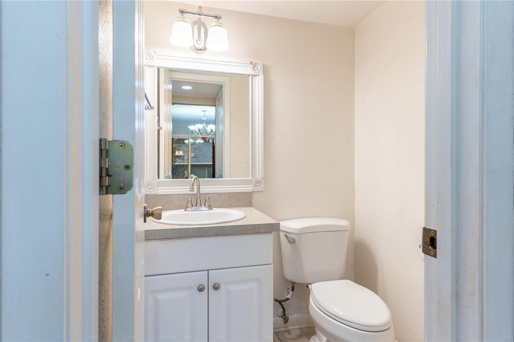 For Sale: $169,900 (3 beds, 2 baths, 1384 Square Feet)