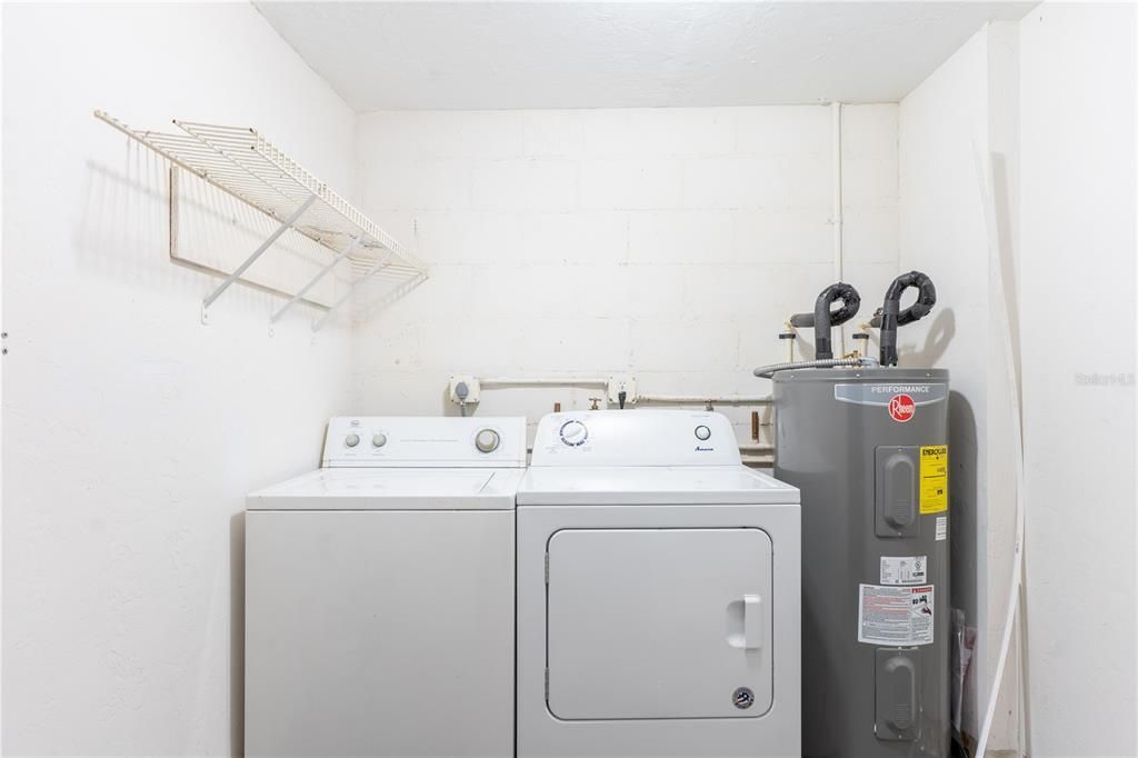 For Sale: $169,900 (3 beds, 2 baths, 1384 Square Feet)