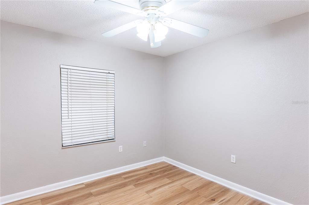 For Sale: $169,900 (3 beds, 2 baths, 1384 Square Feet)