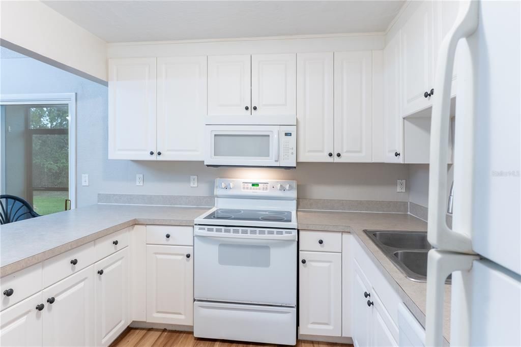 For Sale: $169,900 (3 beds, 2 baths, 1384 Square Feet)