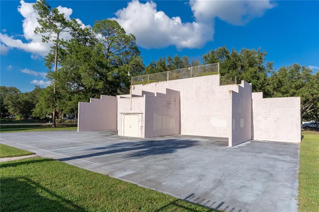 For Sale: $169,900 (3 beds, 2 baths, 1384 Square Feet)