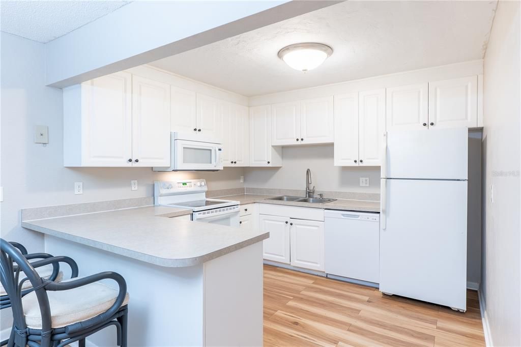 For Sale: $169,900 (3 beds, 2 baths, 1384 Square Feet)