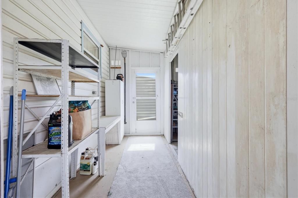 For Sale: $114,900 (2 beds, 2 baths, 988 Square Feet)