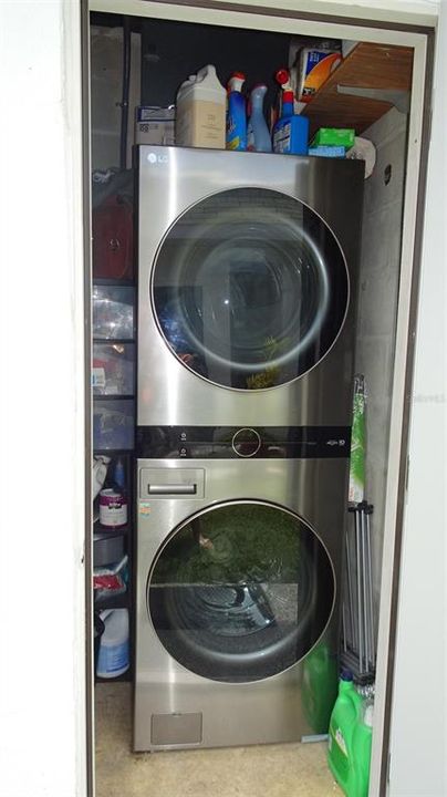 На продажу: $157,500 (2 спален, 1 ванн, 720 Квадратных фут)