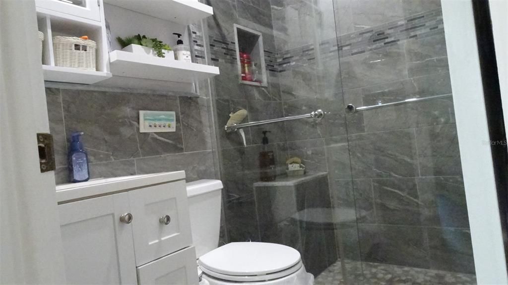 На продажу: $157,500 (2 спален, 1 ванн, 720 Квадратных фут)