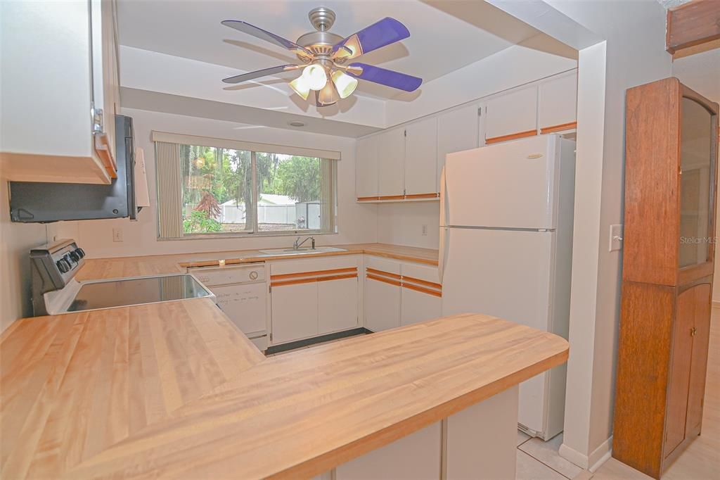 На продажу: $360,000 (3 спален, 2 ванн, 1258 Квадратных фут)