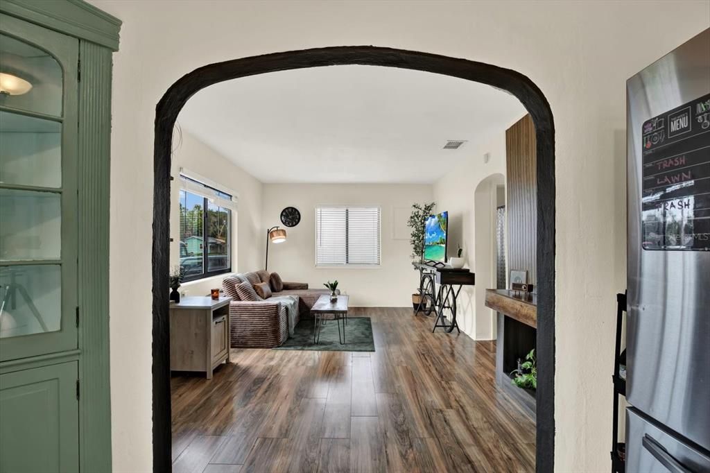 En Venta: $419,500 (2 camas, 1 baños, 1104 Pies cuadrados)
