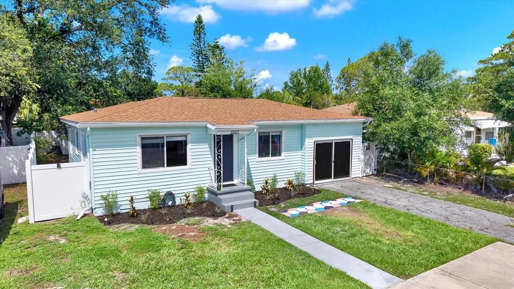 En Venta: $419,500 (2 camas, 1 baños, 1104 Pies cuadrados)
