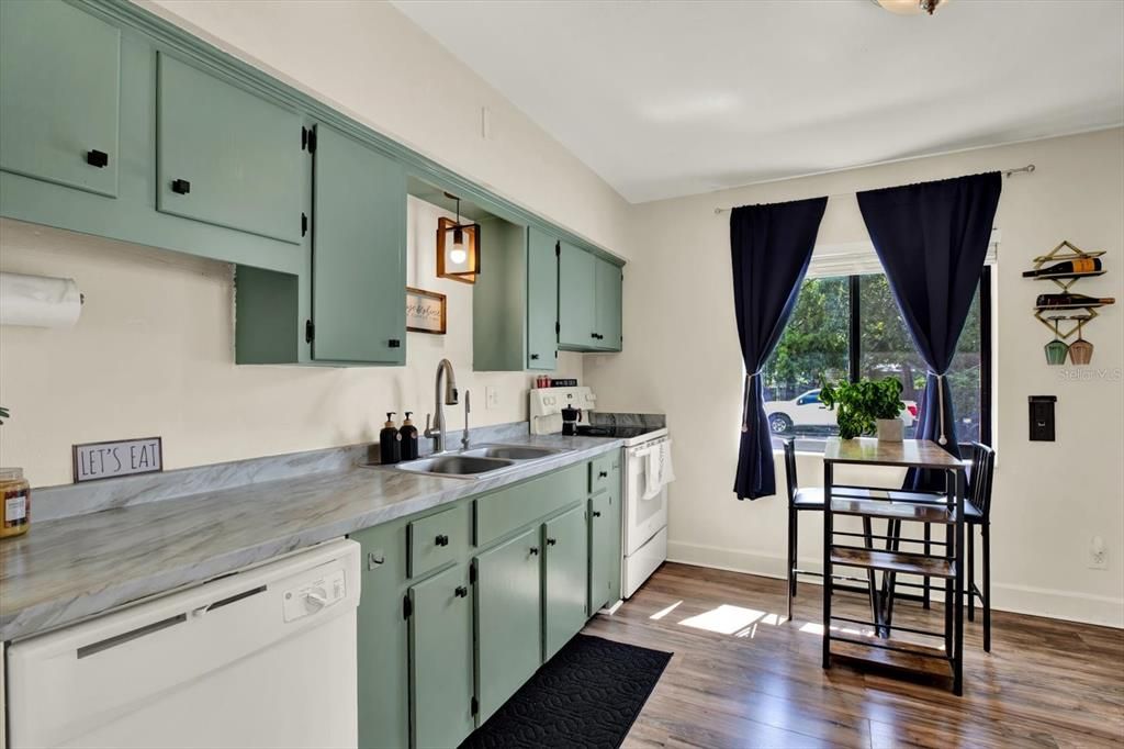 En Venta: $419,500 (2 camas, 1 baños, 1104 Pies cuadrados)