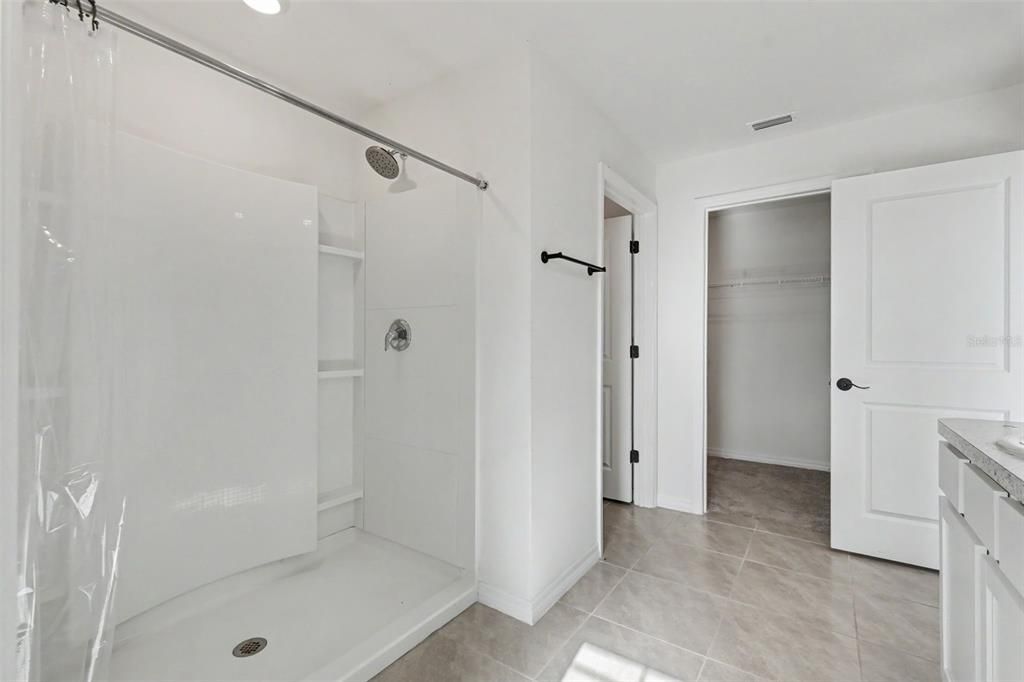 На продажу: $380,000 (5 спален, 3 ванн, 2605 Квадратных фут)