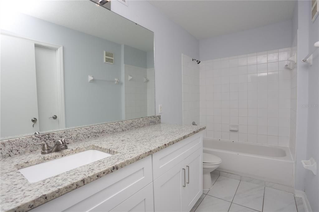 For Rent: $1,650 (3 beds, 2 baths, 1811 Square Feet)