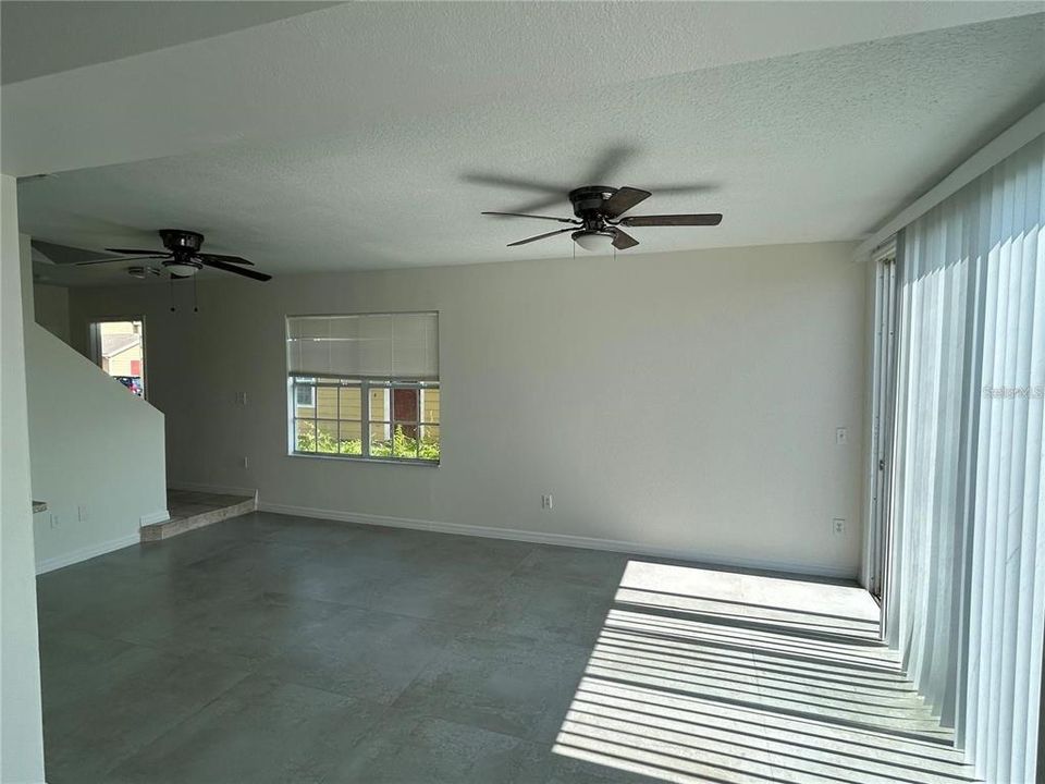 For Rent: $1,650 (3 beds, 2 baths, 1811 Square Feet)