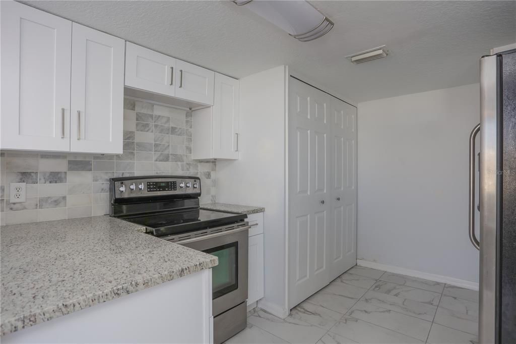 For Rent: $1,650 (3 beds, 2 baths, 1811 Square Feet)