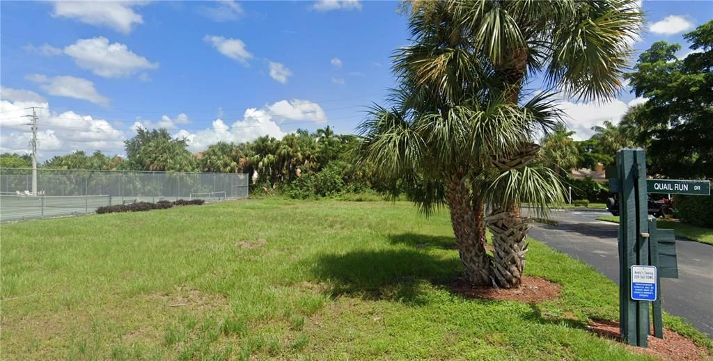 На продажу: $179,900 (0.29 acres)