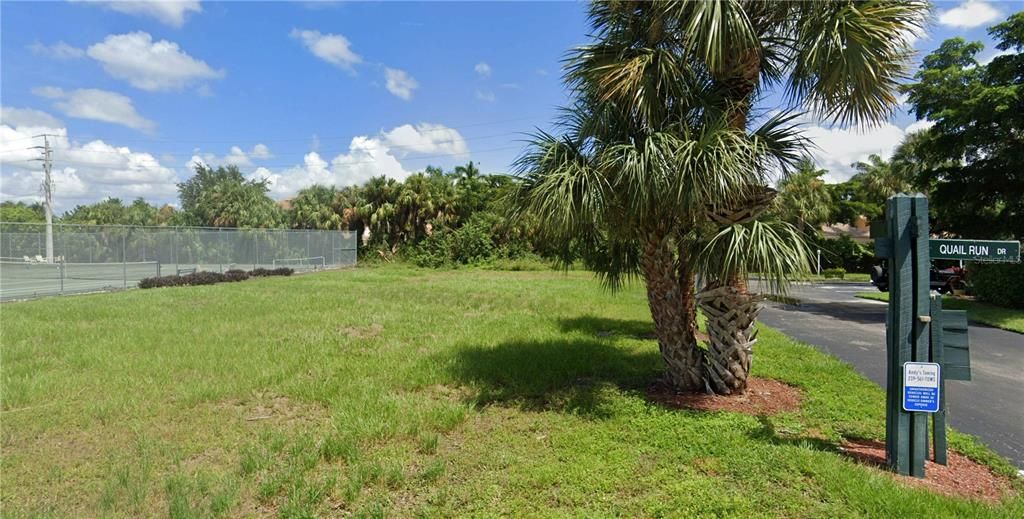 На продажу: $179,900 (0.29 acres)