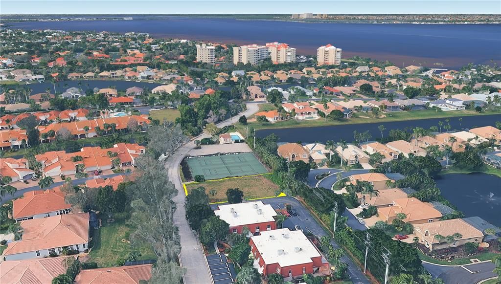 На продажу: $179,900 (0.29 acres)