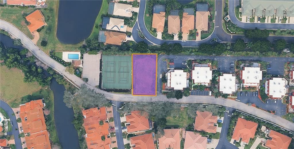 На продажу: $179,900 (0.29 acres)