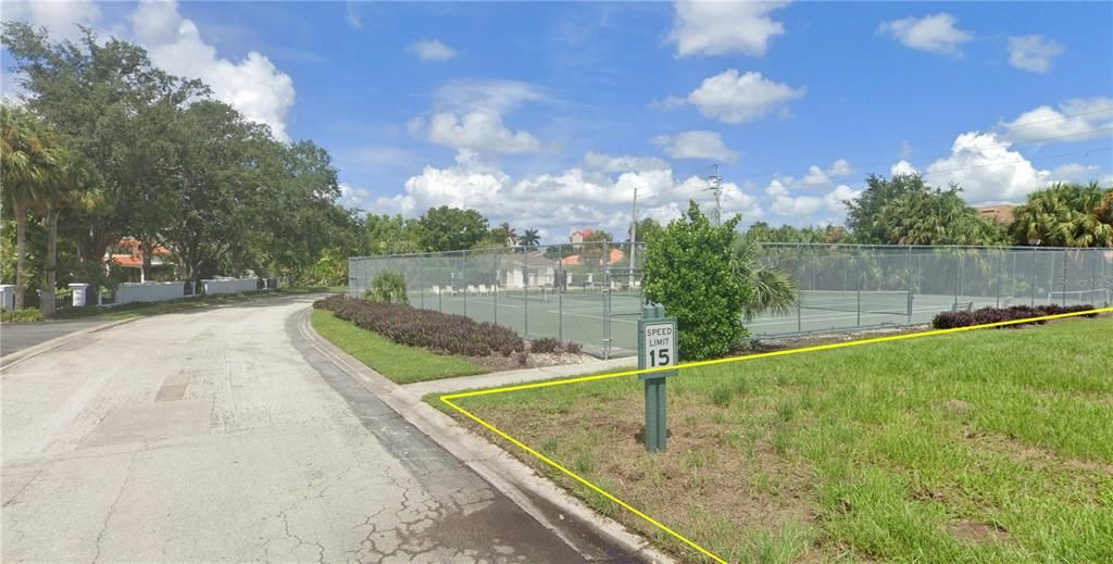 На продажу: $179,900 (0.29 acres)