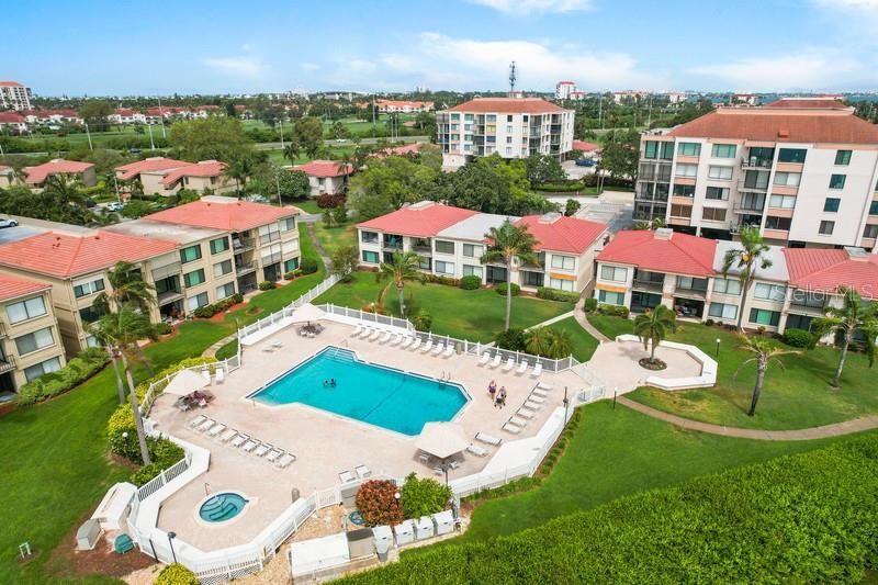 For Rent: $2,500 (2 beds, 2 baths, 890 Square Feet)