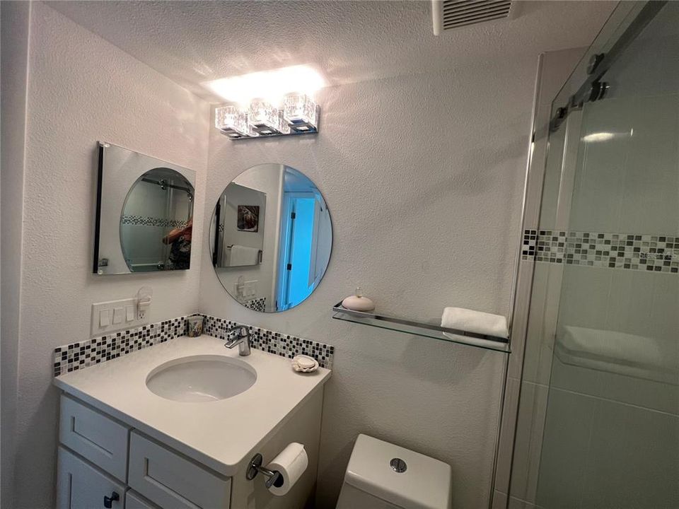 For Rent: $2,500 (2 beds, 2 baths, 890 Square Feet)