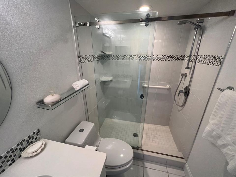 For Rent: $2,500 (2 beds, 2 baths, 890 Square Feet)