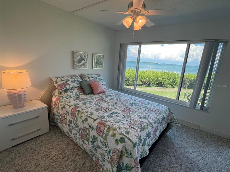 For Rent: $2,500 (2 beds, 2 baths, 890 Square Feet)