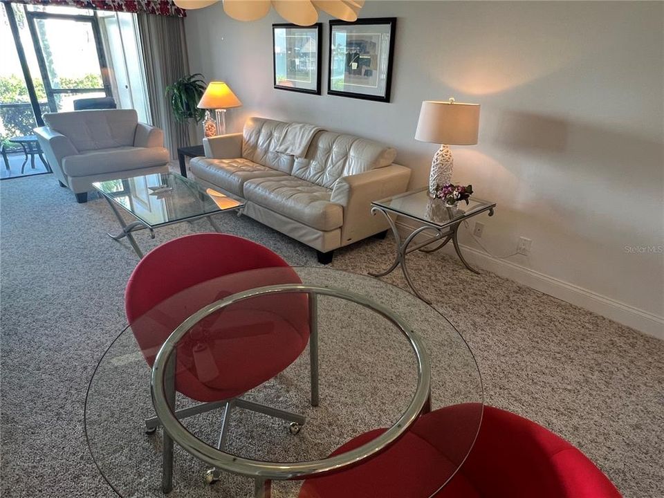 For Rent: $2,500 (2 beds, 2 baths, 890 Square Feet)
