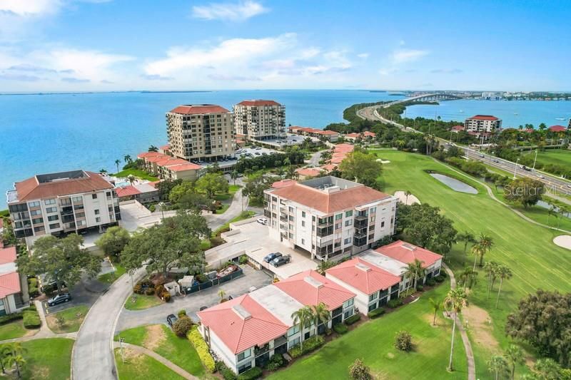 For Rent: $2,500 (2 beds, 2 baths, 890 Square Feet)