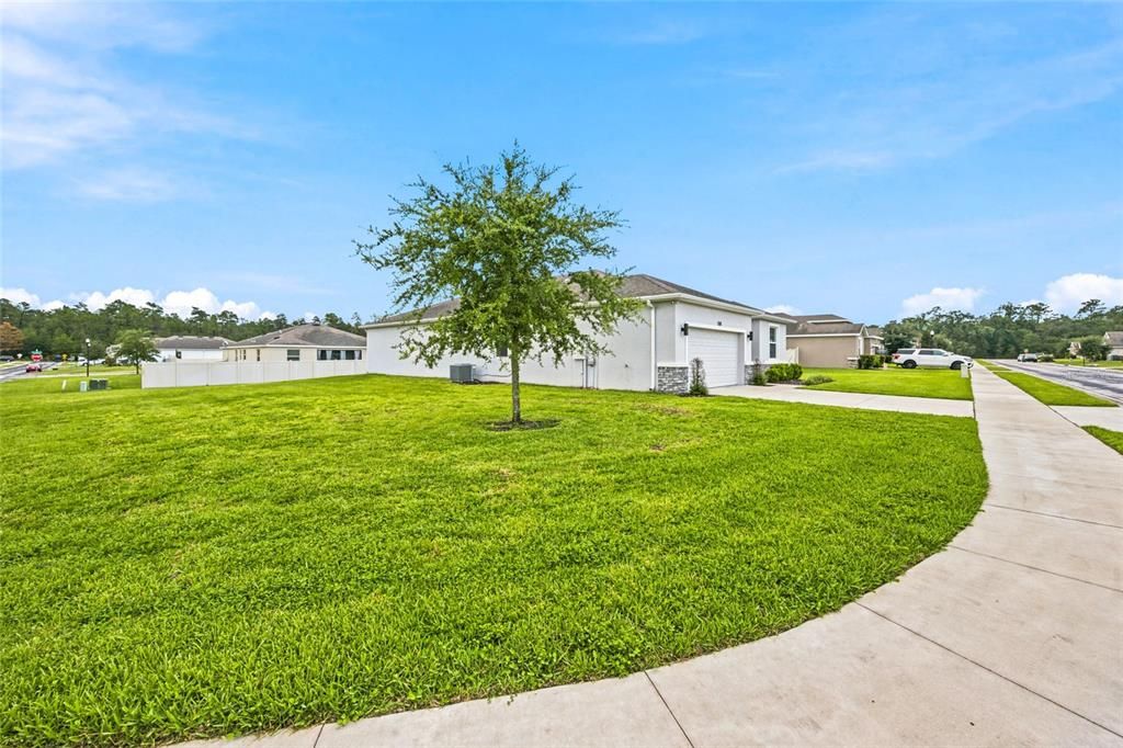 For Sale: $324,900 (4 beds, 2 baths, 2053 Square Feet)