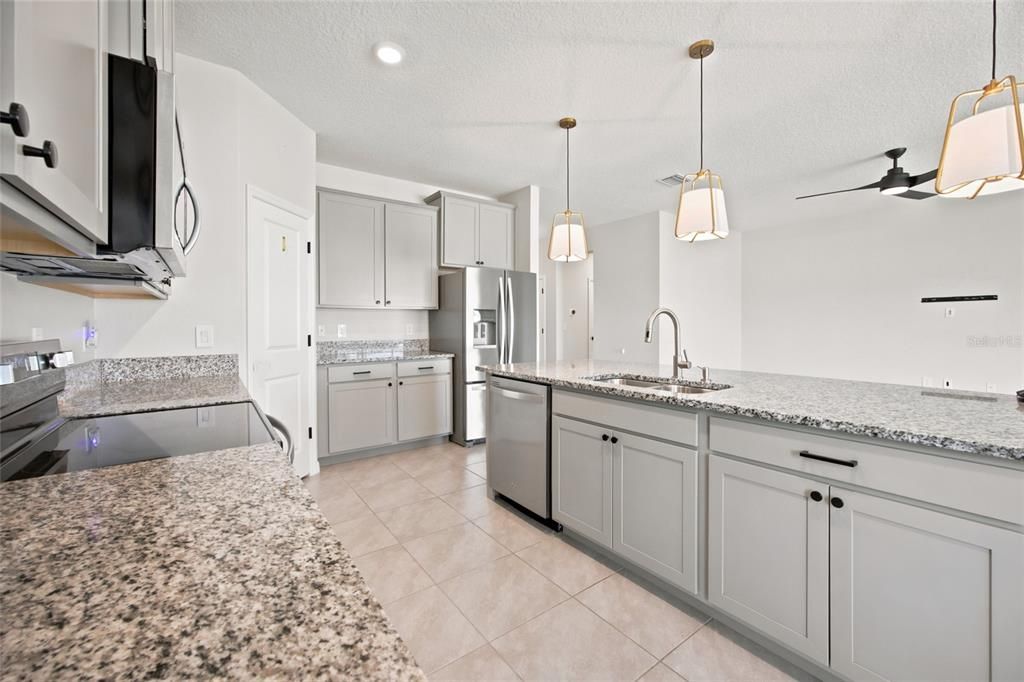 For Sale: $324,900 (4 beds, 2 baths, 2053 Square Feet)