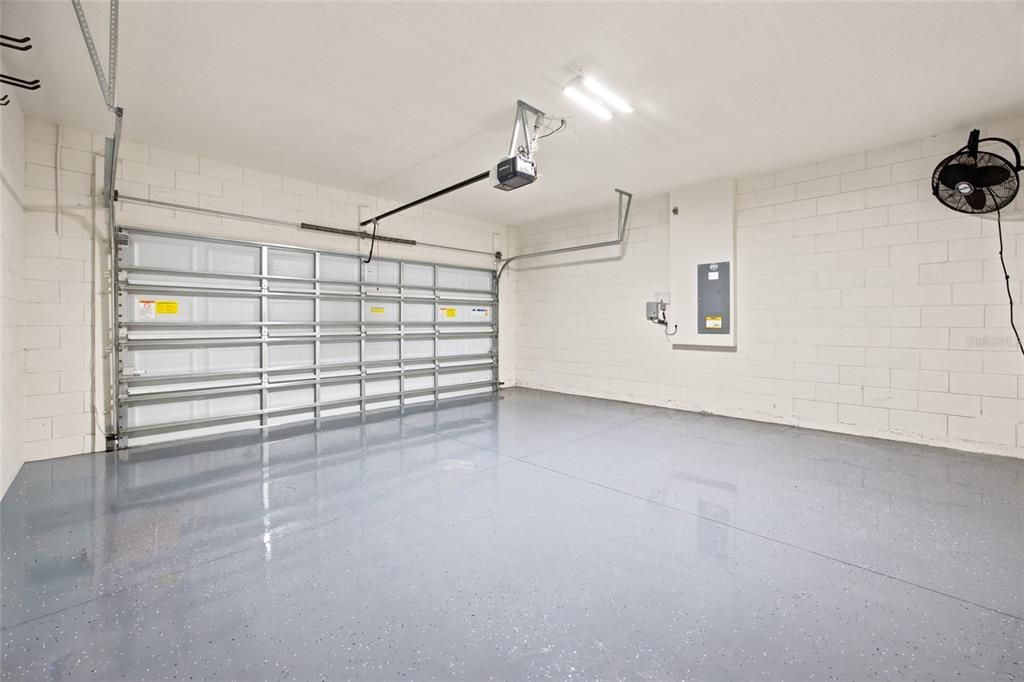 For Sale: $324,900 (4 beds, 2 baths, 2053 Square Feet)