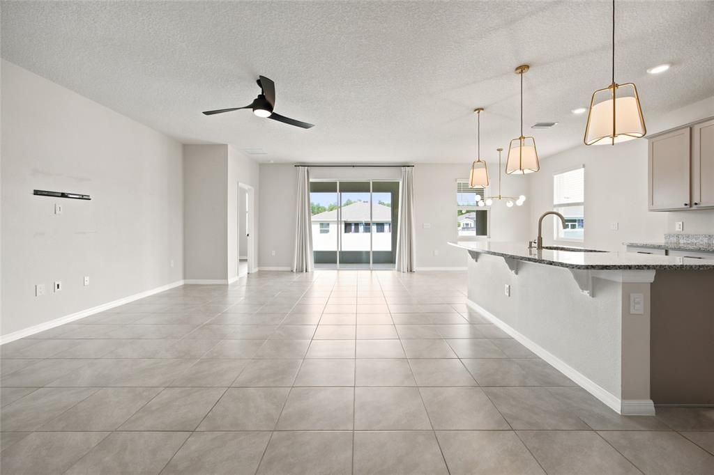 For Sale: $324,900 (4 beds, 2 baths, 2053 Square Feet)