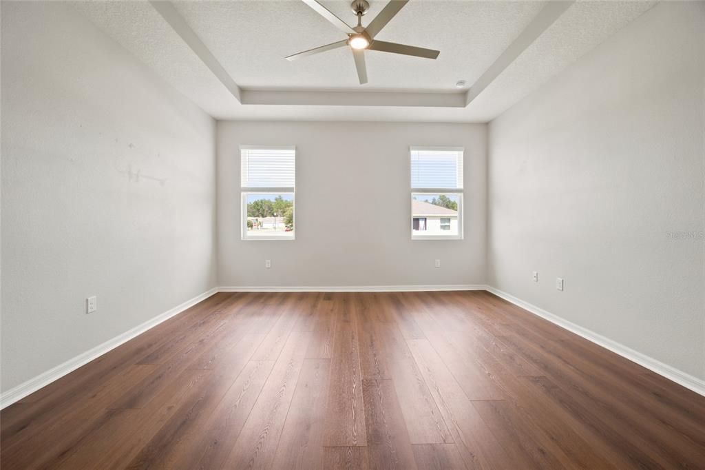 For Sale: $324,900 (4 beds, 2 baths, 2053 Square Feet)