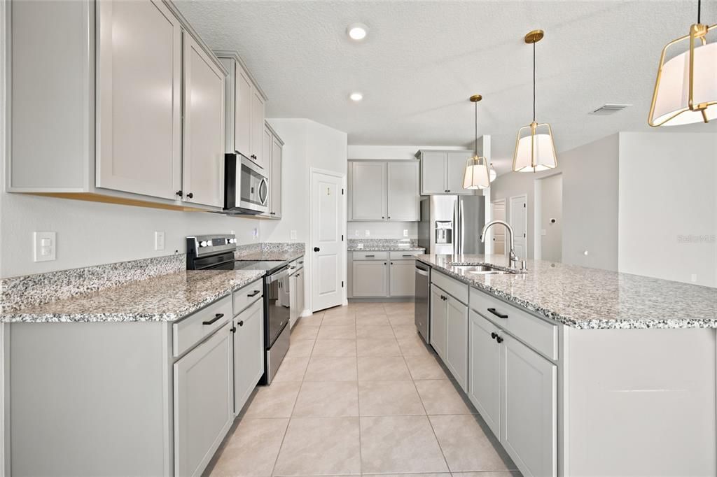 For Sale: $324,900 (4 beds, 2 baths, 2053 Square Feet)