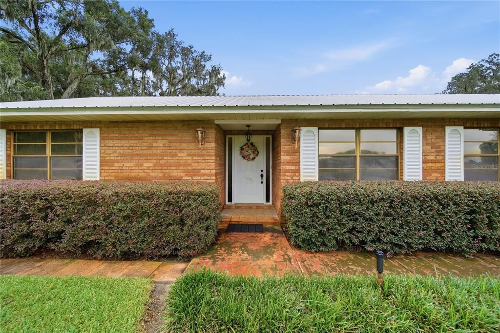 For Sale: $530,000 (3 beds, 3 baths, 2015 Square Feet)